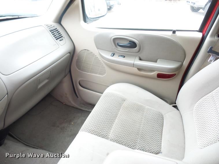 image for item L4631 2003 Ford F150 SuperCrew pickup truck