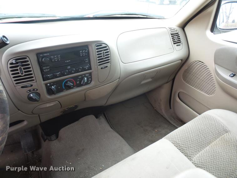 image for item L4631 2003 Ford F150 SuperCrew pickup truck