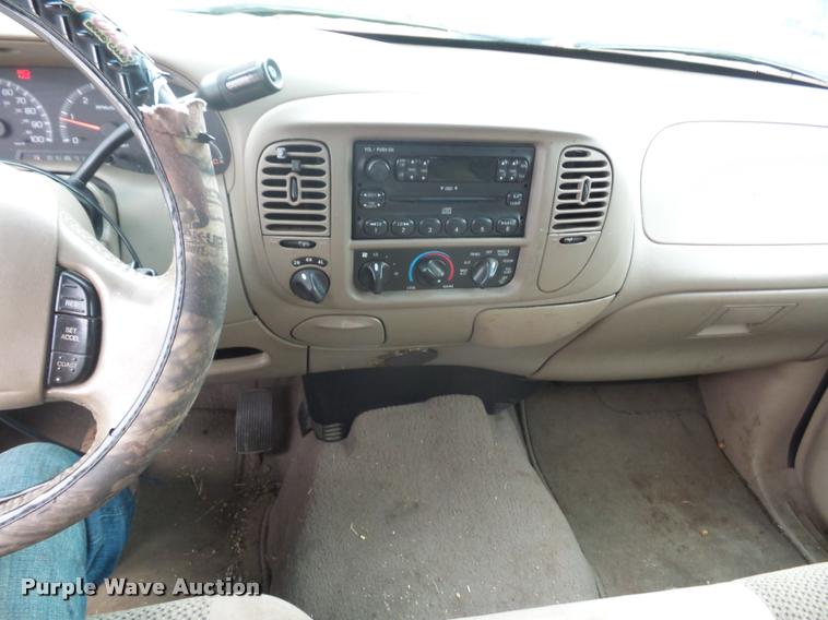 image for item L4631 2003 Ford F150 SuperCrew pickup truck