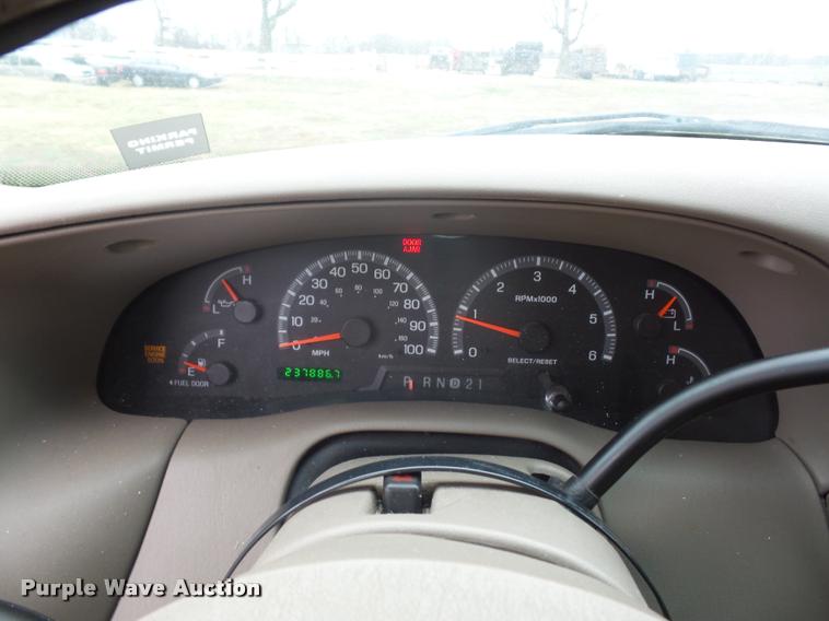 image for item L4631 2003 Ford F150 SuperCrew pickup truck