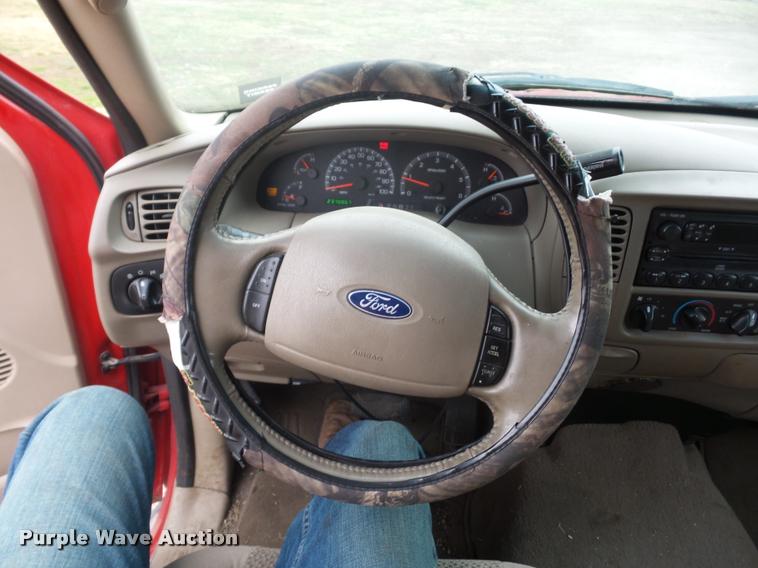 image for item L4631 2003 Ford F150 SuperCrew pickup truck