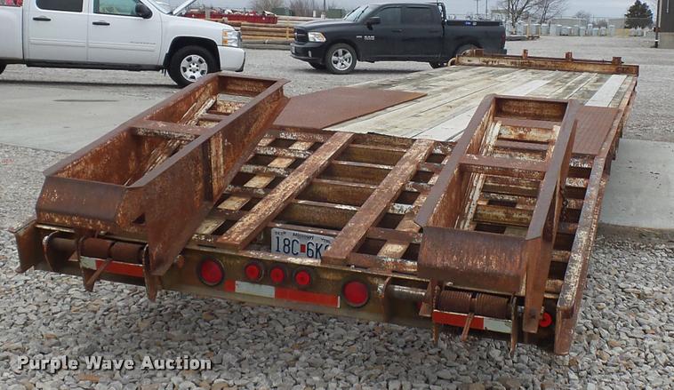 image for item L4636 2000 Belshe FB-30 equipment trailer
