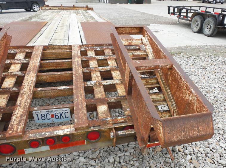image for item L4636 2000 Belshe FB-30 equipment trailer