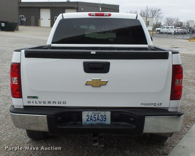 image for item L4637 2010 Chevrolet Silverado 1500 Crew Cab pickup truck