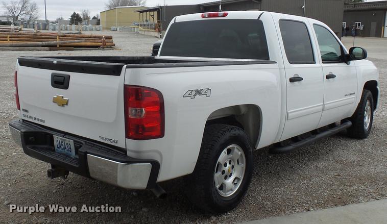 image for item L4637 2010 Chevrolet Silverado 1500 Crew Cab pickup truck