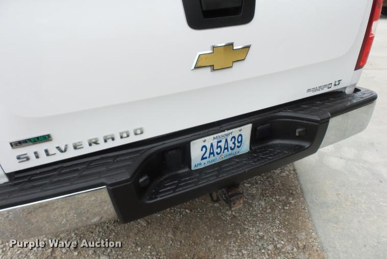 image for item L4637 2010 Chevrolet Silverado 1500 Crew Cab pickup truck