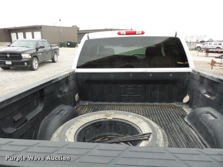 image for item L4637 2010 Chevrolet Silverado 1500 Crew Cab pickup truck