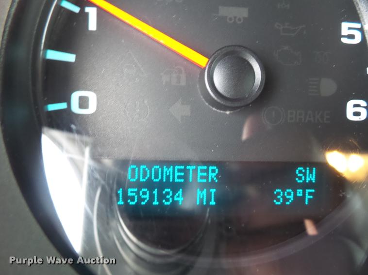 image for item L4637 2010 Chevrolet Silverado 1500 Crew Cab pickup truck