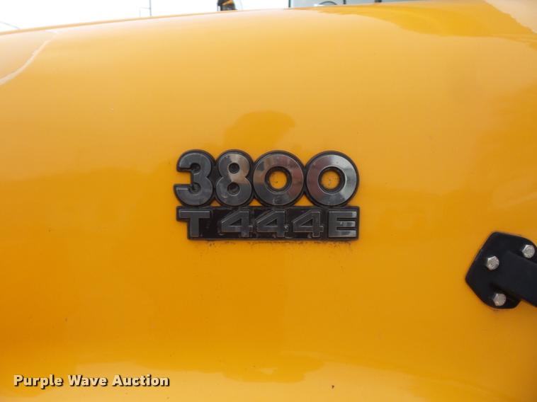 image for item L4641 2000 International 3800 school bus