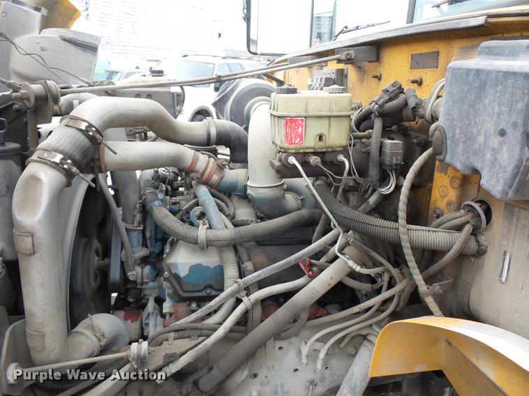 image for item L4641 2000 International 3800 school bus