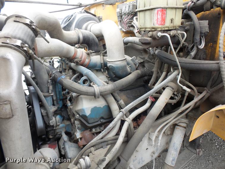 image for item L4641 2000 International 3800 school bus