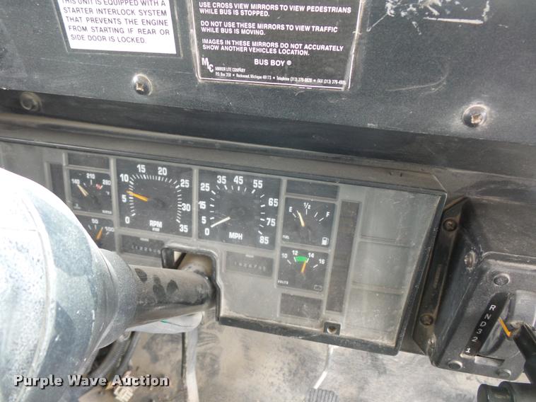 image for item L4641 2000 International 3800 school bus