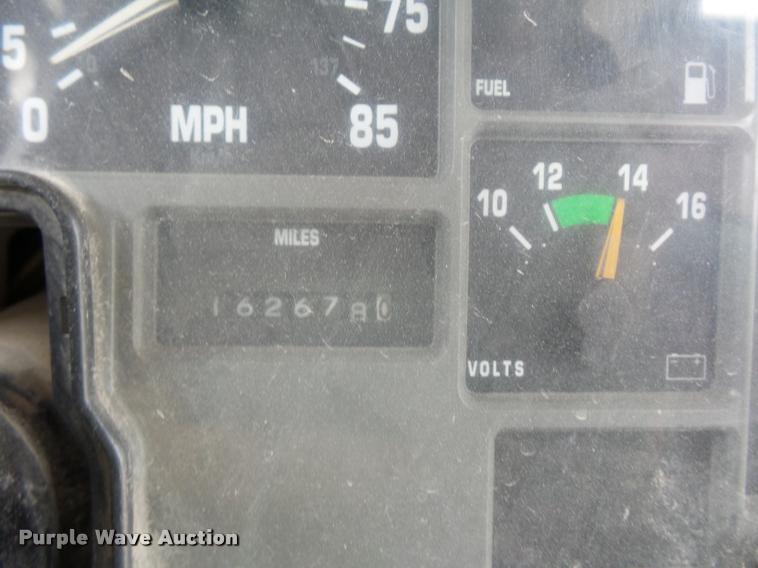 image for item L4641 2000 International 3800 school bus