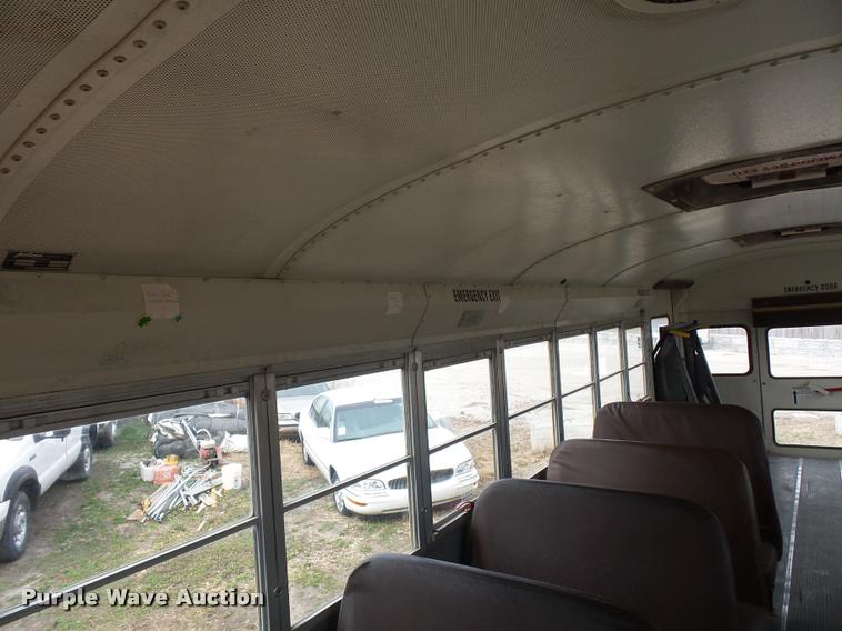 image for item L4641 2000 International 3800 school bus