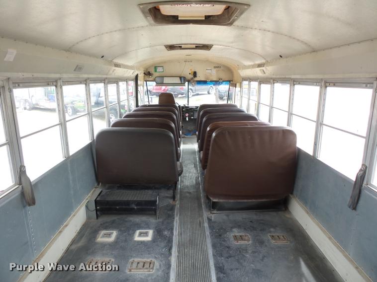 image for item L4641 2000 International 3800 school bus