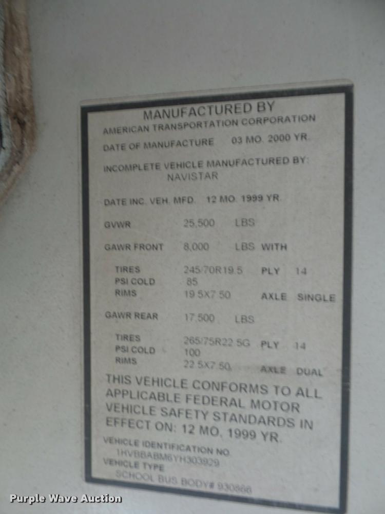 image for item L4641 2000 International 3800 school bus