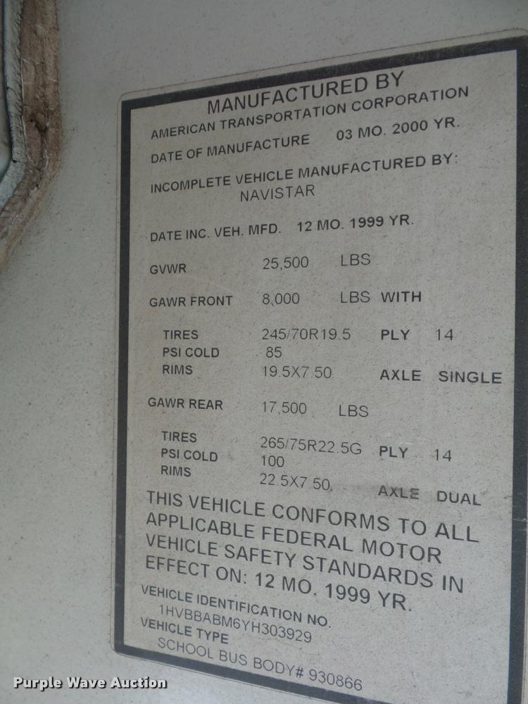 image for item L4641 2000 International 3800 school bus