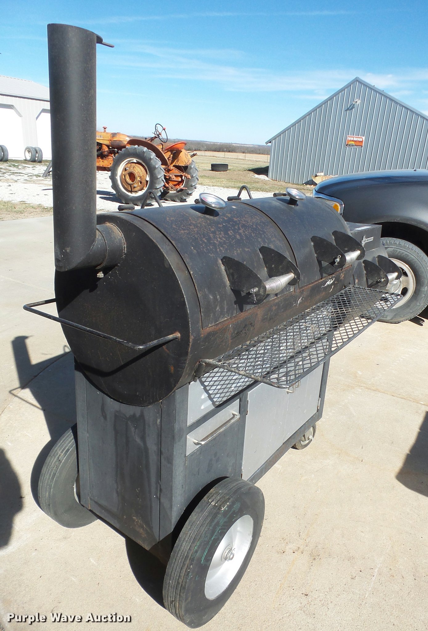 New Braunfels smoker in Pomona, KS Item DC9100 sold Purple Wave