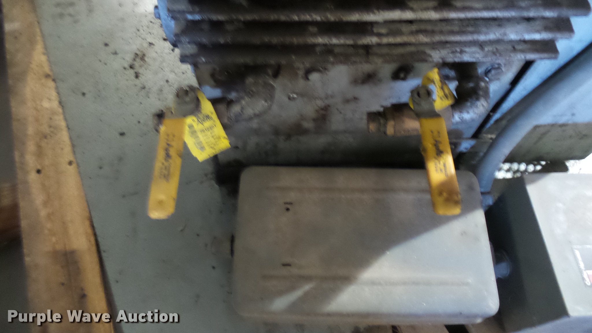 Kinney KTC60 vacuum pump in Wichita, KS Item DQ9934 sold Purple Wave