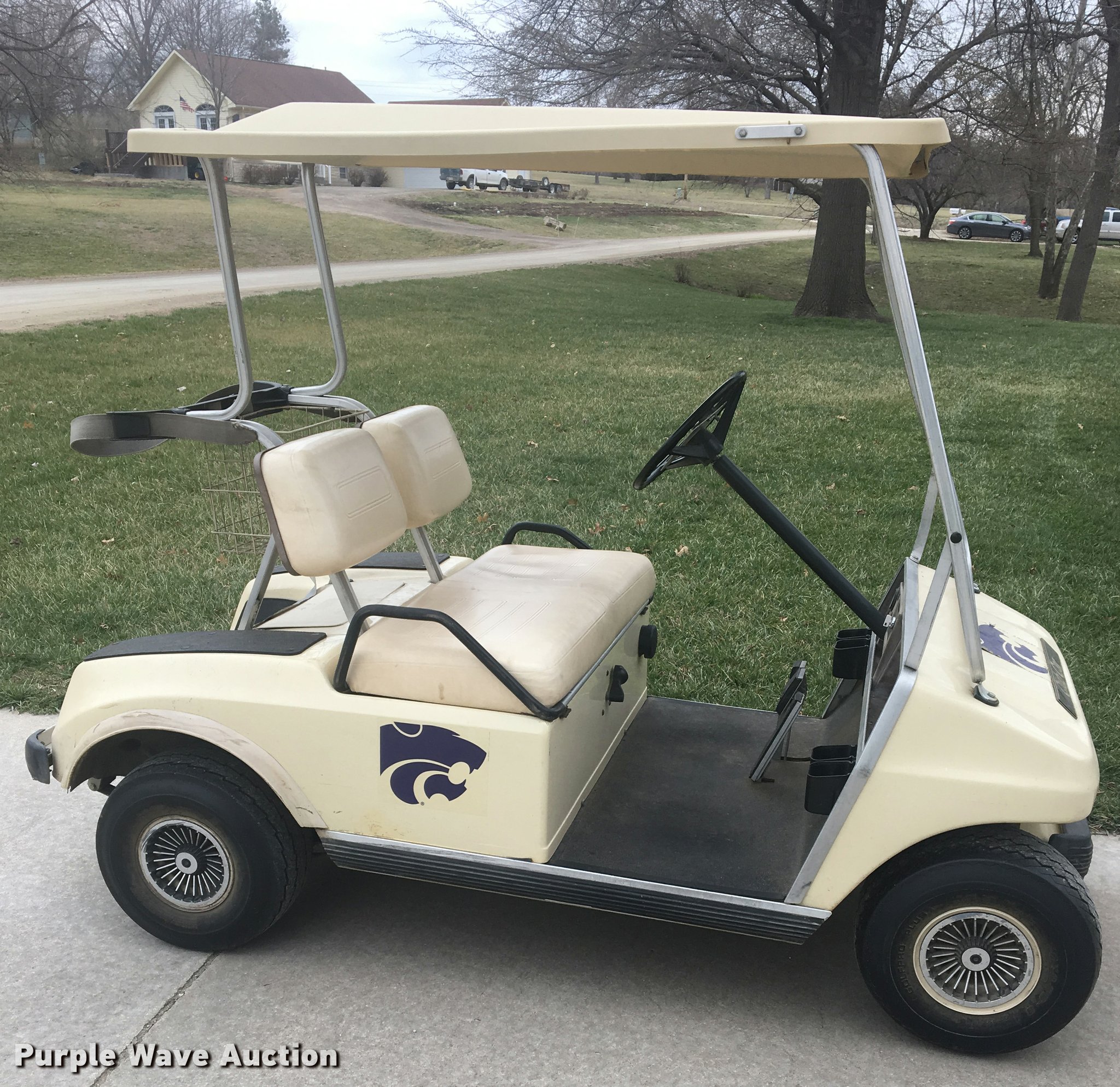 Club Car golf cart in Wamego, KS Item F1723 sold Purple Wave