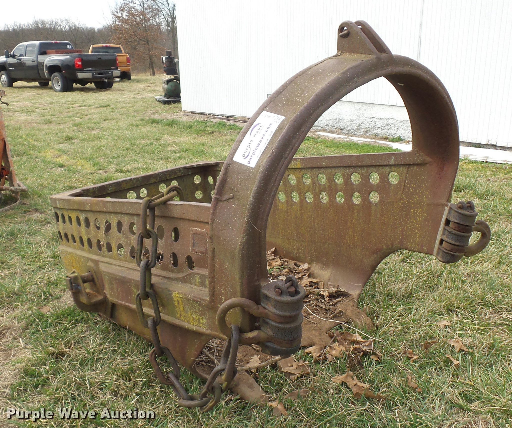 46" drag bucket in Nevada, MO Item L4617 sold Purple Wave