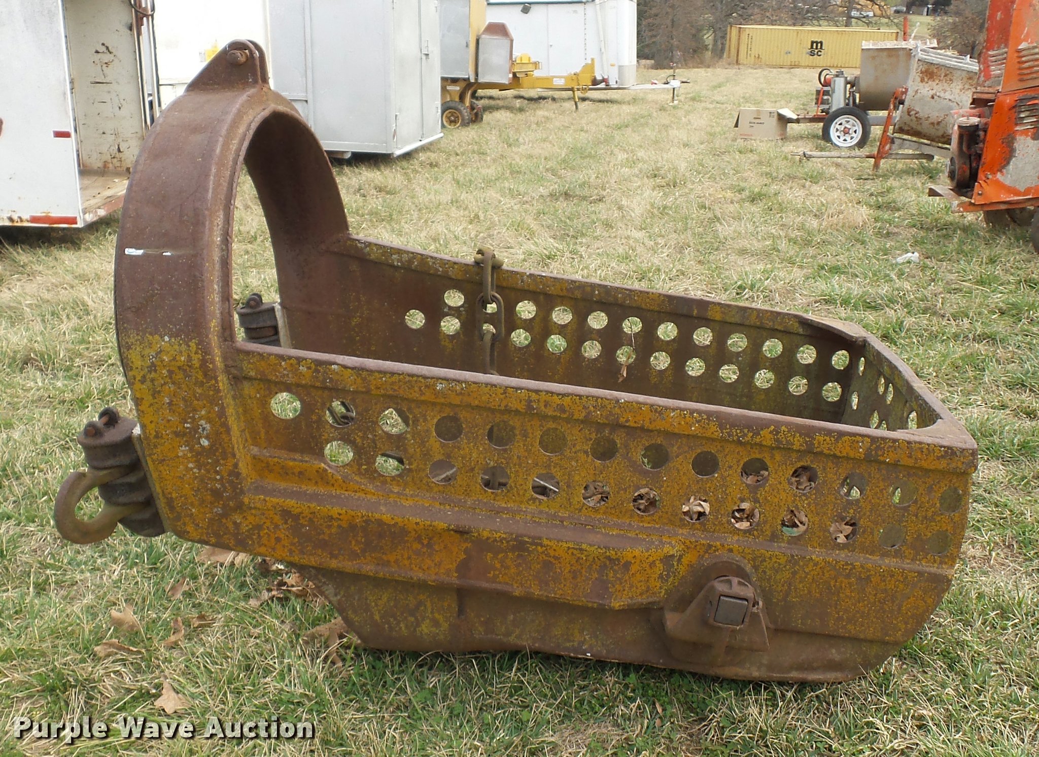 46" drag bucket in Nevada, MO Item L4617 sold Purple Wave