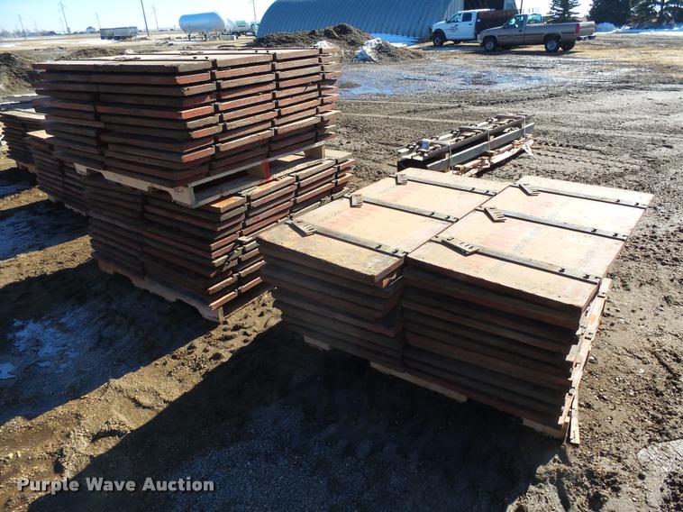 image for item AL9017 4' wall form set