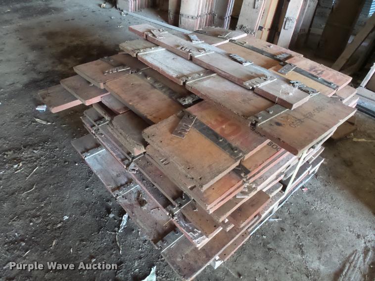 image for item AL9017 4' wall form set