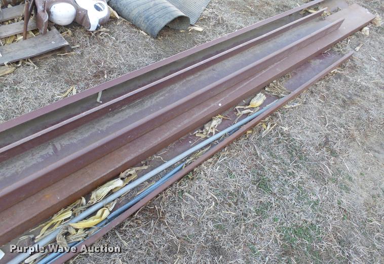 image for item AU9654 Red iron