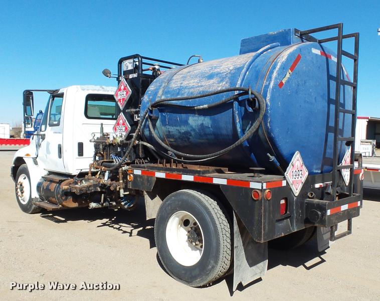 image for item BJ9273 2003 International DuraStar 4300 chemical tank truck