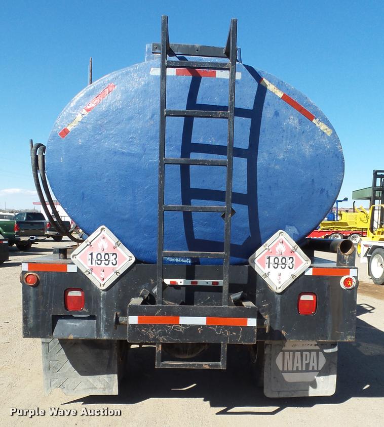 image for item BJ9273 2003 International DuraStar 4300 chemical tank truck