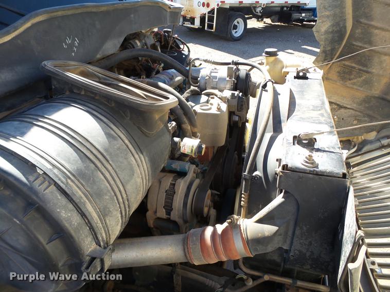 image for item BJ9273 2003 International DuraStar 4300 chemical tank truck