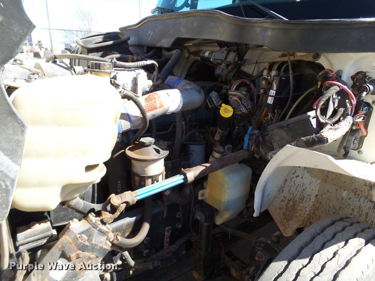 image for item BJ9273 2003 International DuraStar 4300 chemical tank truck