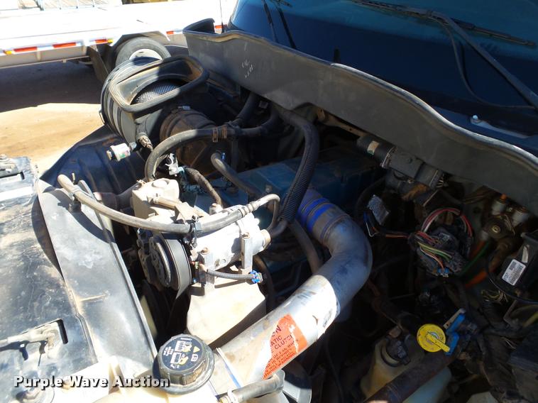 image for item BJ9273 2003 International DuraStar 4300 chemical tank truck