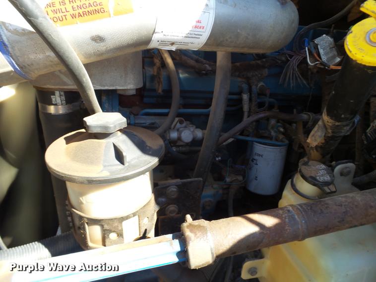 image for item BJ9273 2003 International DuraStar 4300 chemical tank truck