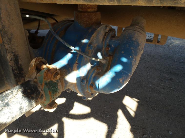 image for item BJ9273 2003 International DuraStar 4300 chemical tank truck