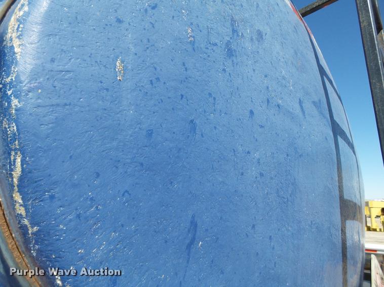 image for item BJ9273 2003 International DuraStar 4300 chemical tank truck