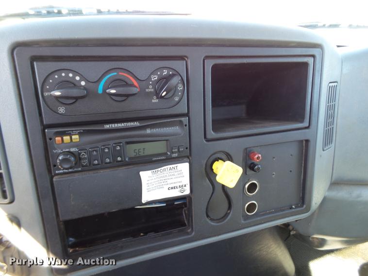 image for item BJ9273 2003 International DuraStar 4300 chemical tank truck