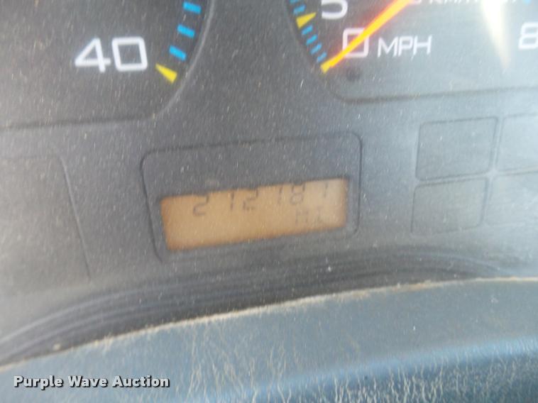 image for item BJ9273 2003 International DuraStar 4300 chemical tank truck