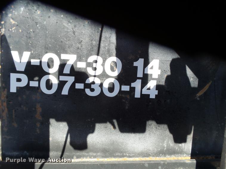 image for item BJ9273 2003 International DuraStar 4300 chemical tank truck