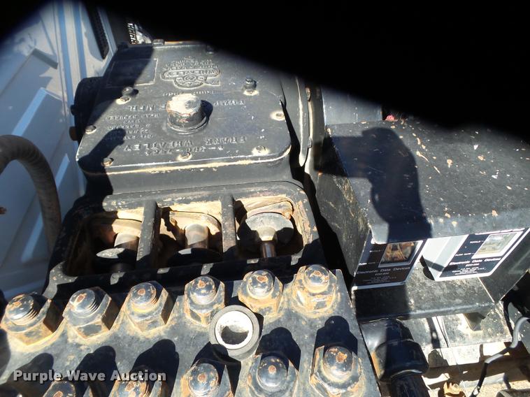 image for item BJ9273 2003 International DuraStar 4300 chemical tank truck