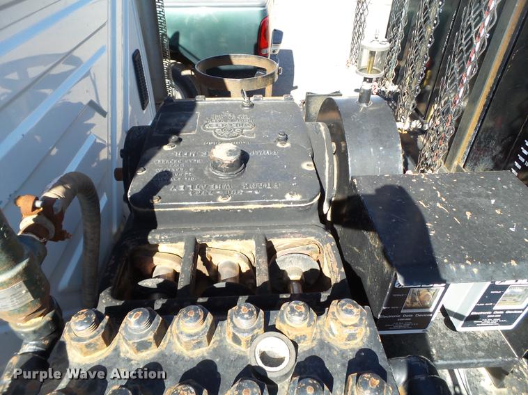 image for item BJ9273 2003 International DuraStar 4300 chemical tank truck