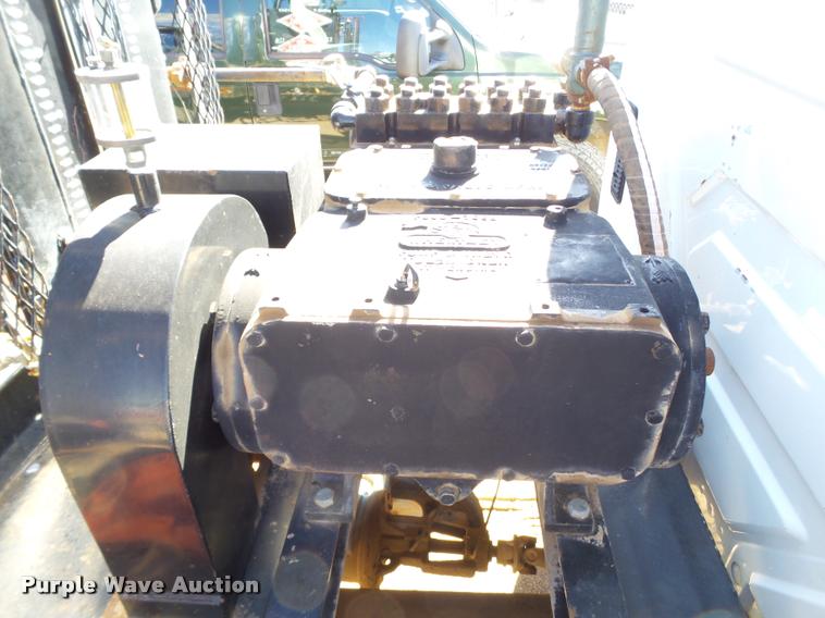 image for item BJ9273 2003 International DuraStar 4300 chemical tank truck