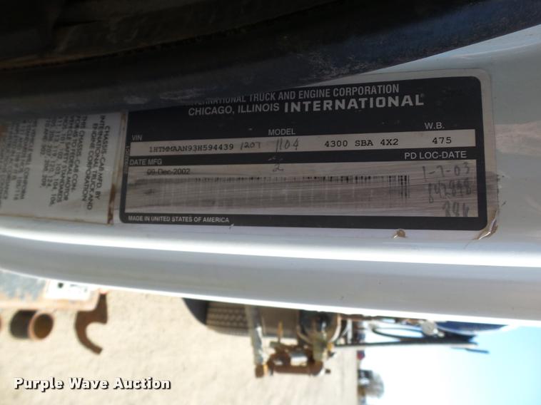 image for item BJ9273 2003 International DuraStar 4300 chemical tank truck
