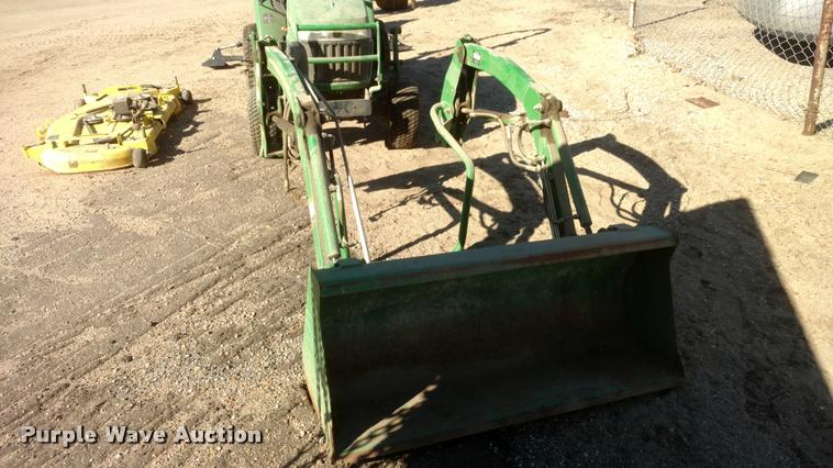 image for item BU9957 John Deere 2305 tractor