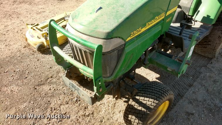 image for item BU9957 John Deere 2305 tractor