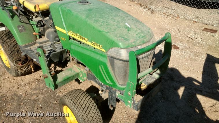 image for item BU9957 John Deere 2305 tractor