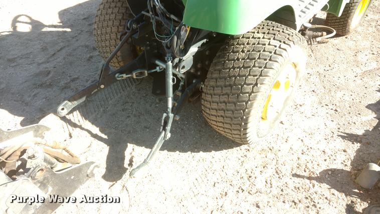 image for item BU9957 John Deere 2305 tractor