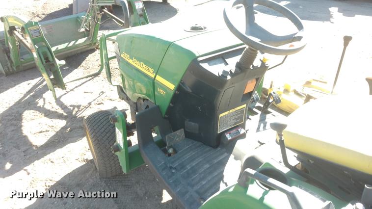 image for item BU9957 John Deere 2305 tractor