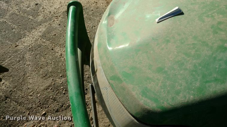 image for item BU9957 John Deere 2305 tractor